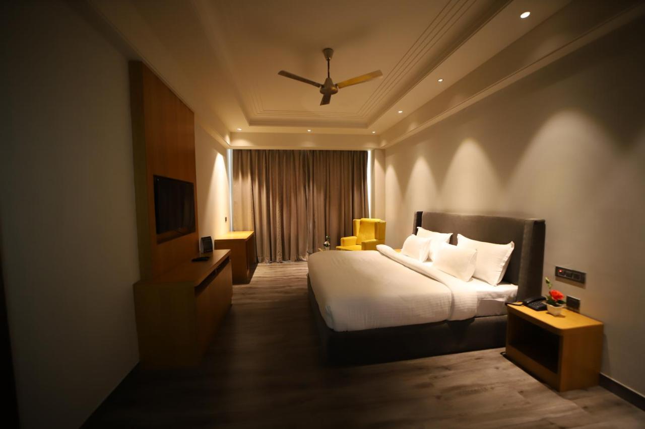 Hotel Abha Grand Alīgarh Eksteriør bilde