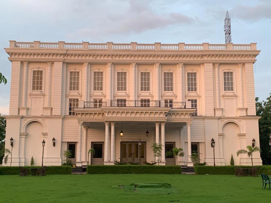 Hotel Abha Grand Alīgarh Eksteriør bilde